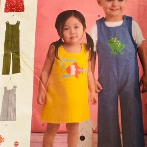 Simplicity S8943 Kids Pant Set  Sizes 1/2-4 Pre Owned